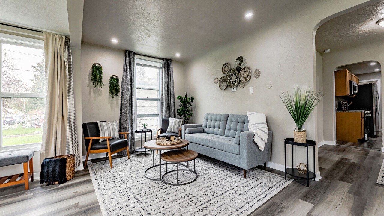 Photo of Livingroom in Lansing