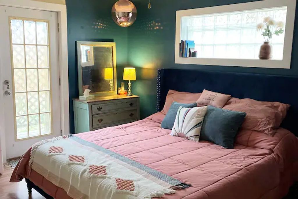 Photo of Bedroom in Sunset