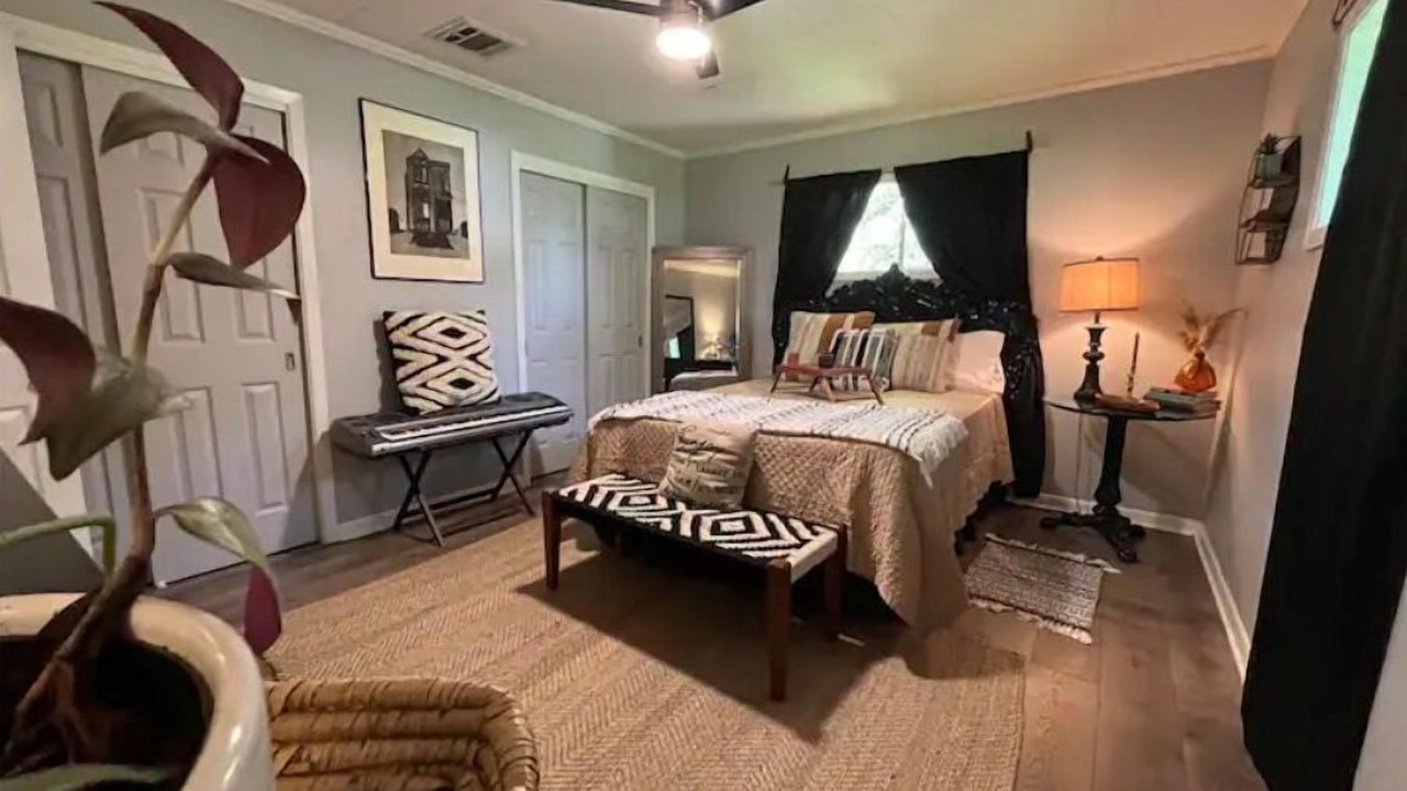 Photo of Bedroom in Sunset