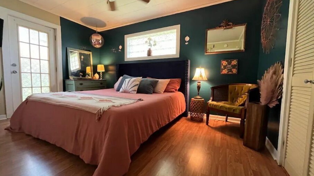 Photo of Bedroom in Sunset