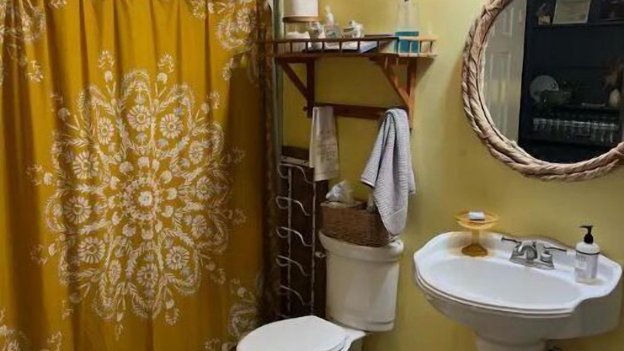 Photo of Bathroom in Sunset