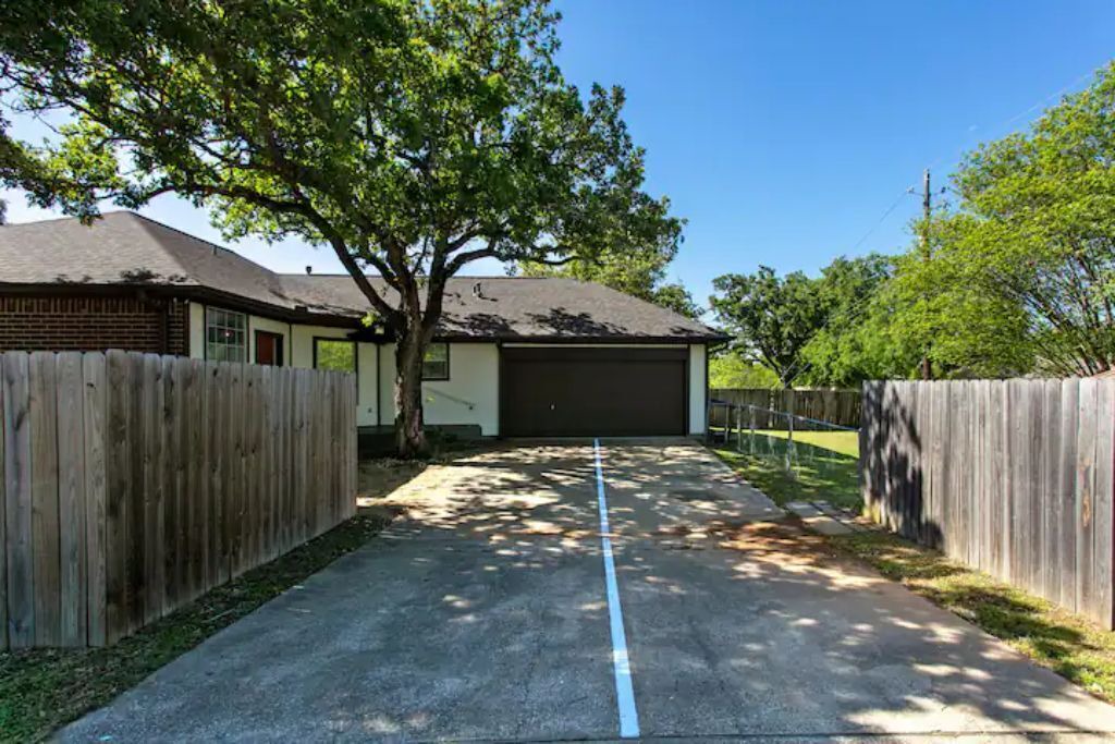 Photo of Outdoor in Shirewood