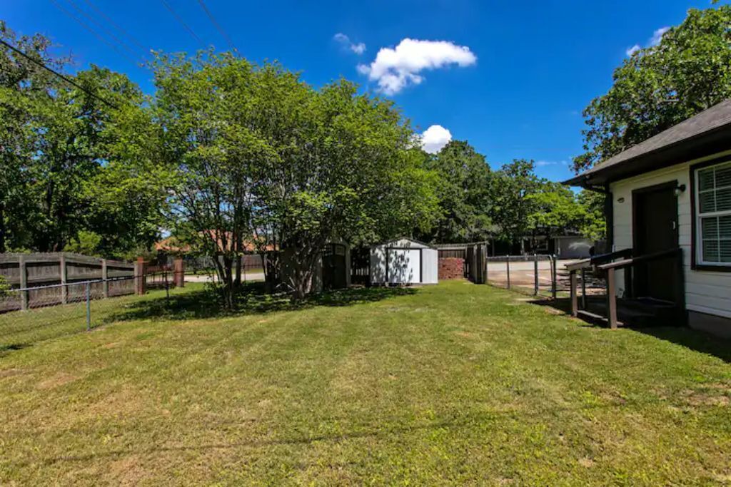 Photo of Outdoor in Shirewood