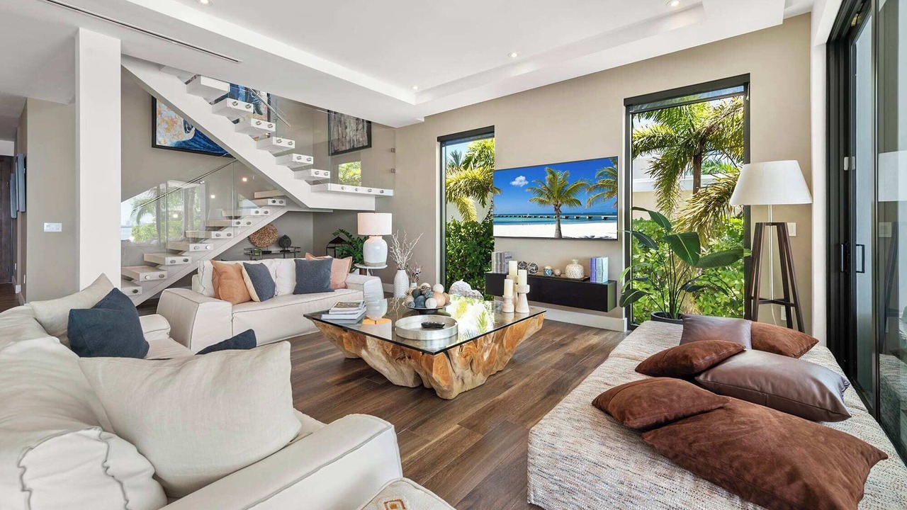 Photo of Livingroom in North Bay Village