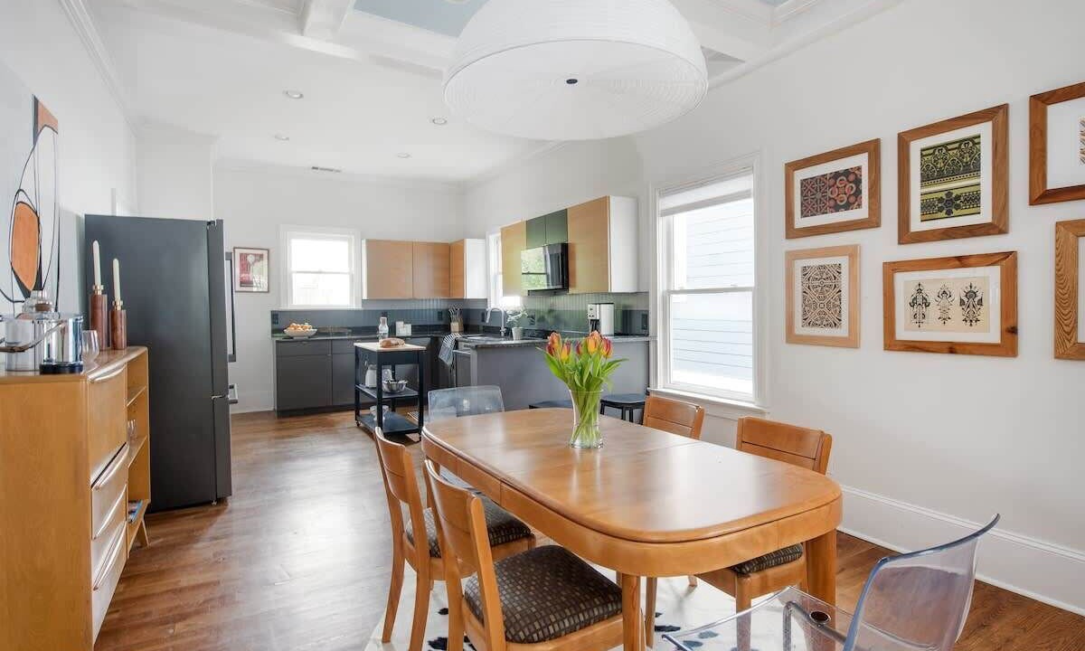 Photo of Livingroom in Cabbagetown