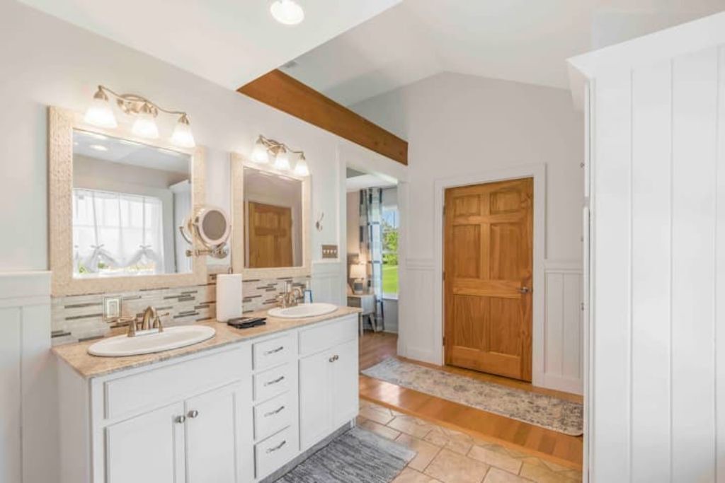 Photo of Bathroom in New Iberia