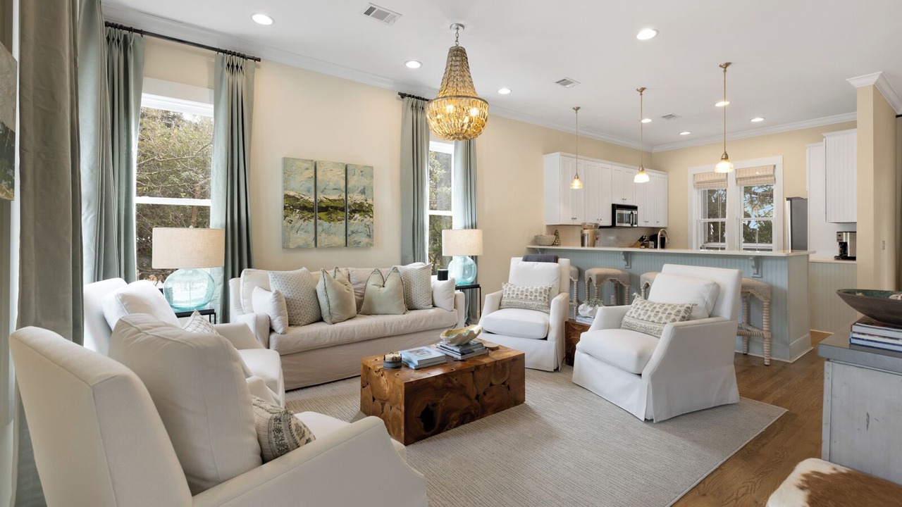 Photo of Livingroom in White's Gulfview