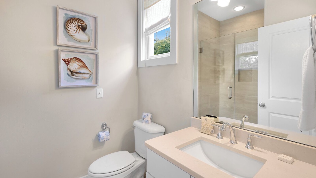Photo of Bathroom in White's Gulfview