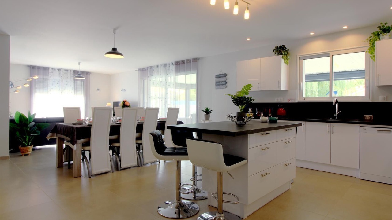 Photo of Others in Ares