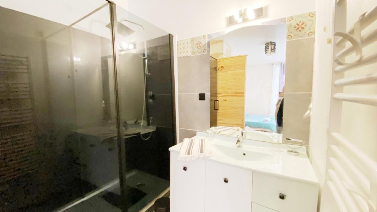 Photo of Bathroom in Blaye
