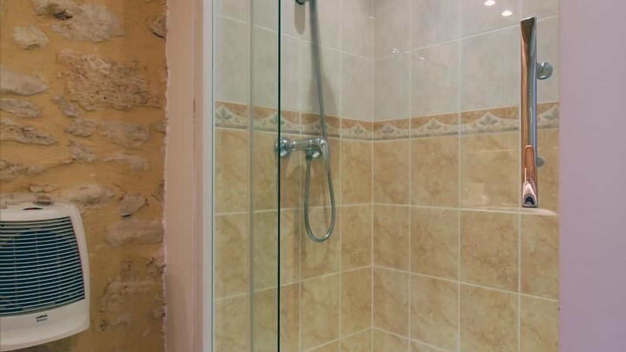 Photo of Bathroom in Puisseguin