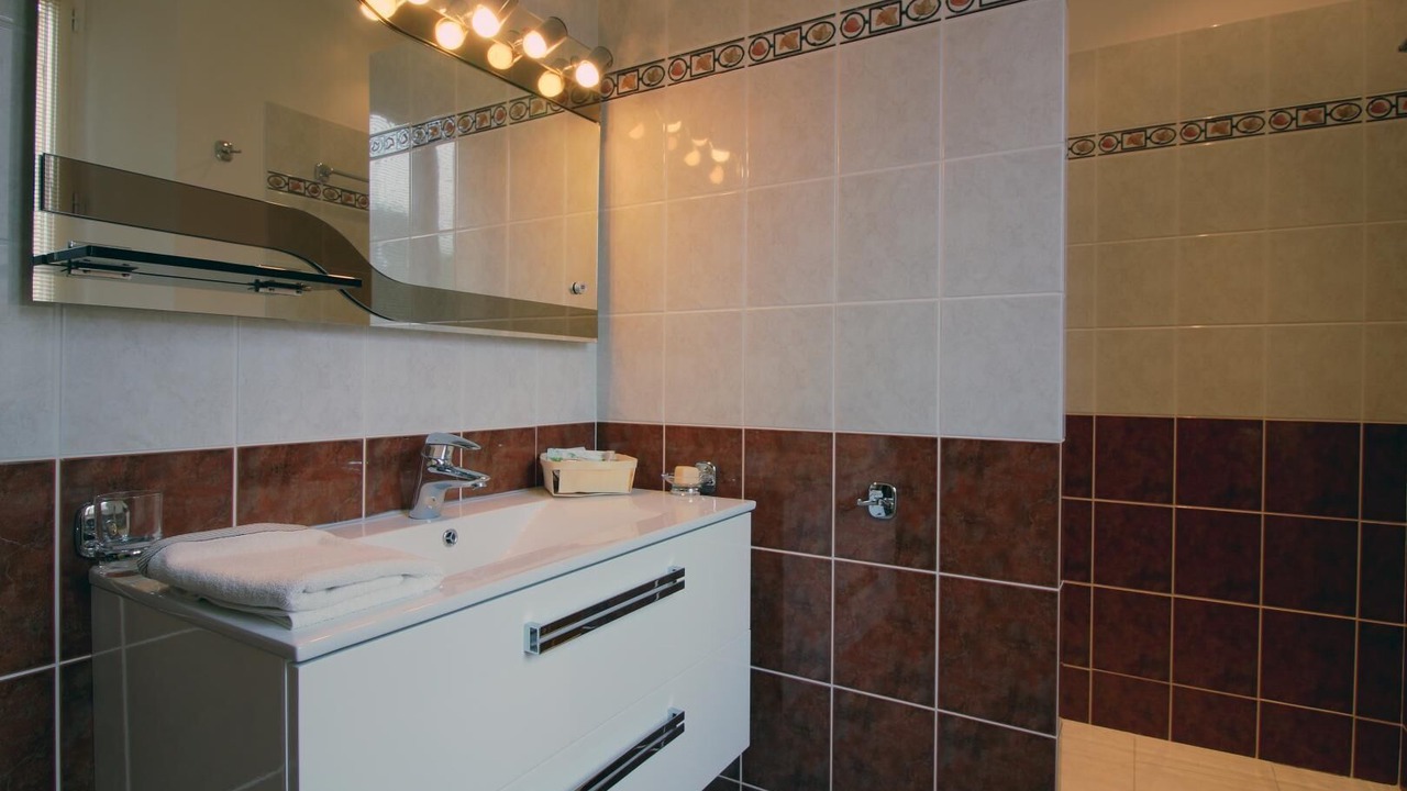 Photo of Bathroom in Puisseguin