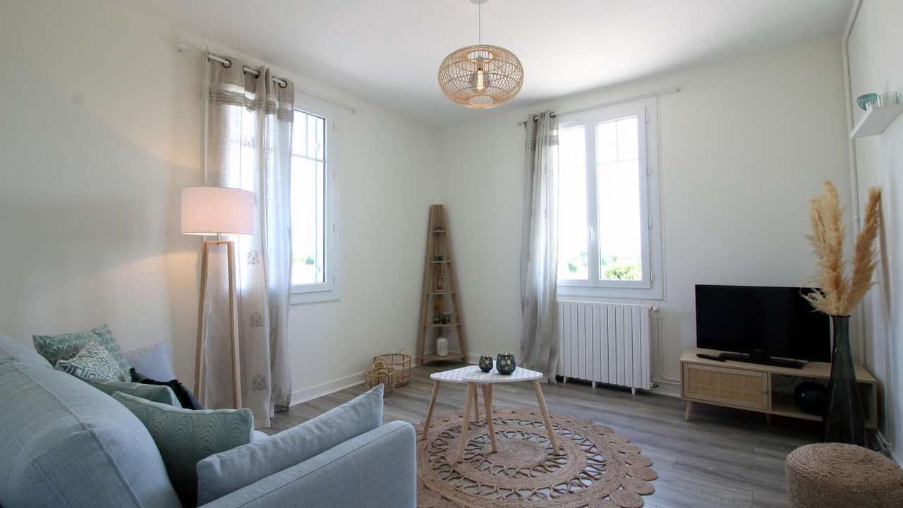 Photo of Livingroom in Lussac
