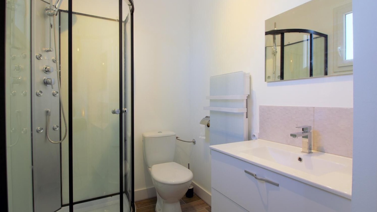 Photo of Bathroom in Saint-Emilion