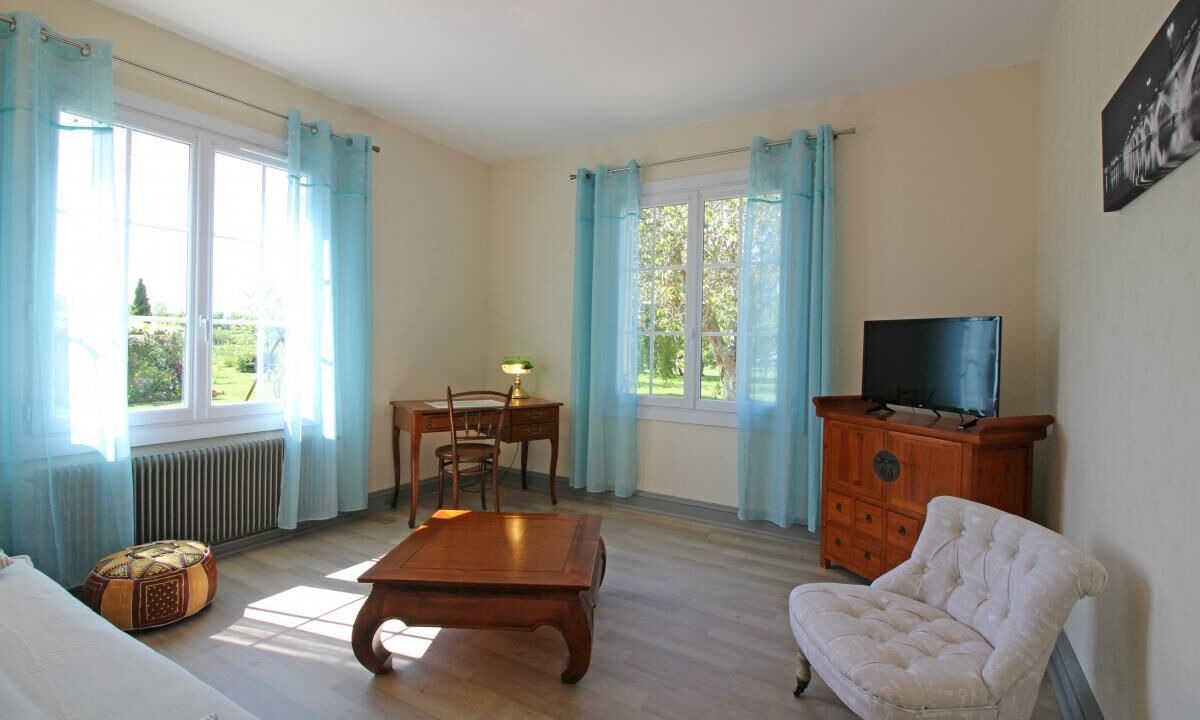 Photo of Livingroom in Tizac-de-Curton