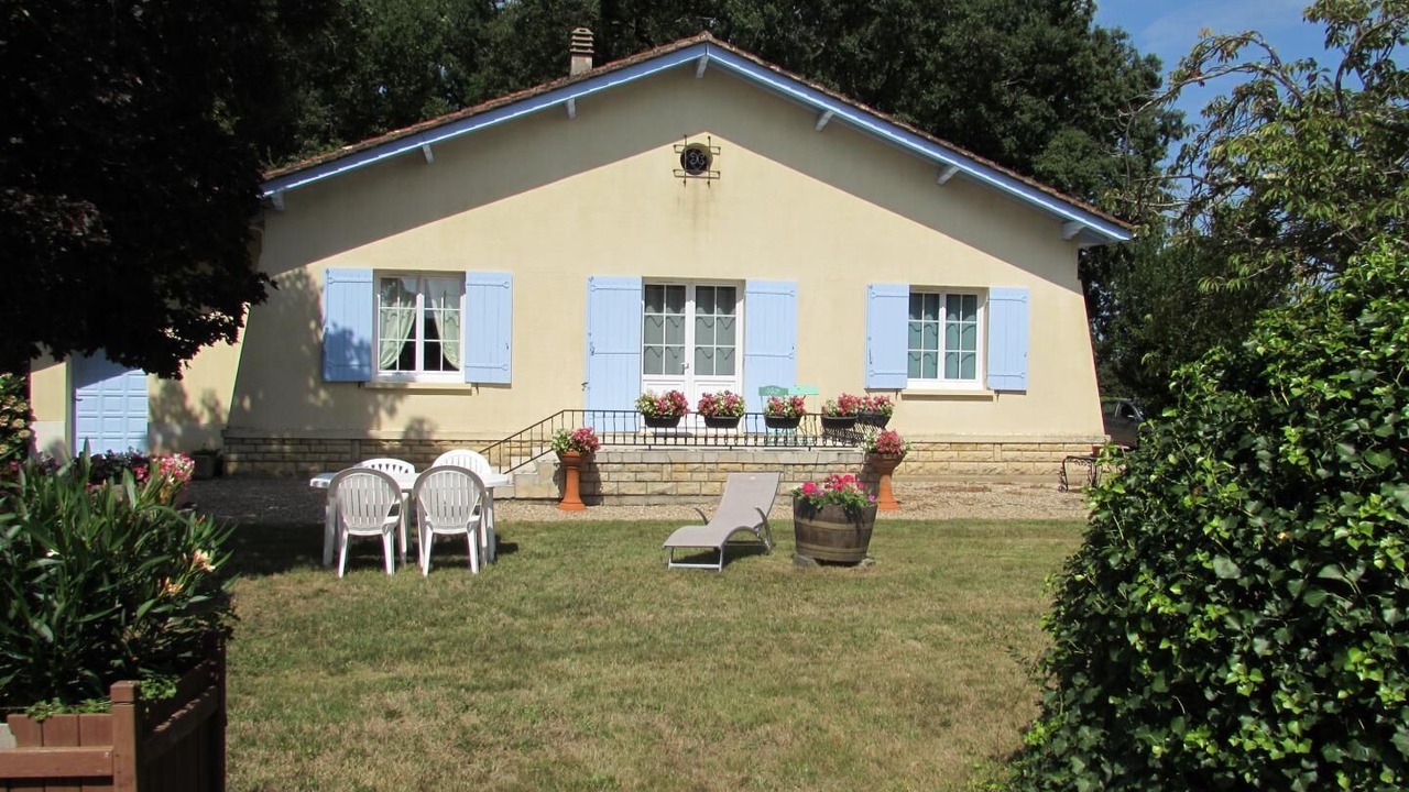 Photo of Patio Balcony in Tizac-de-Curton
