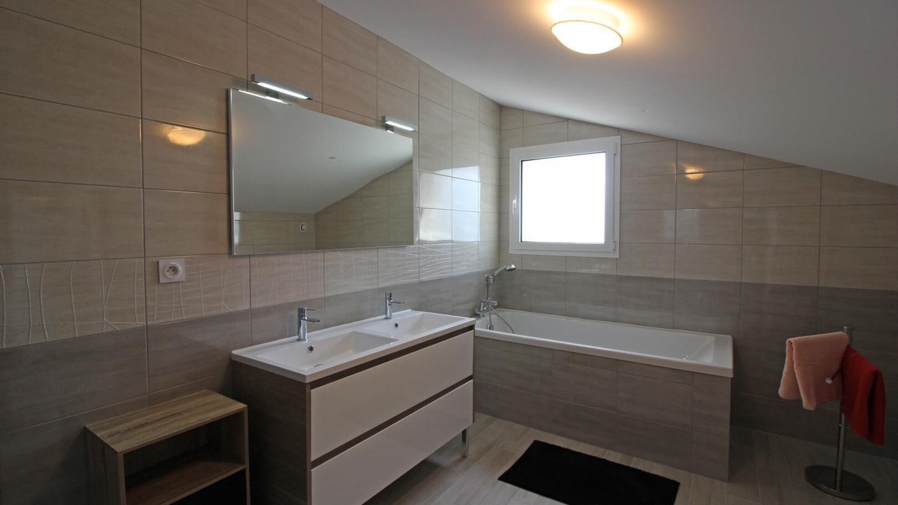 Photo of Bathroom in Saint-Savin