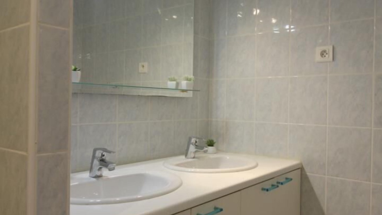 Photo of Bathroom in Izon