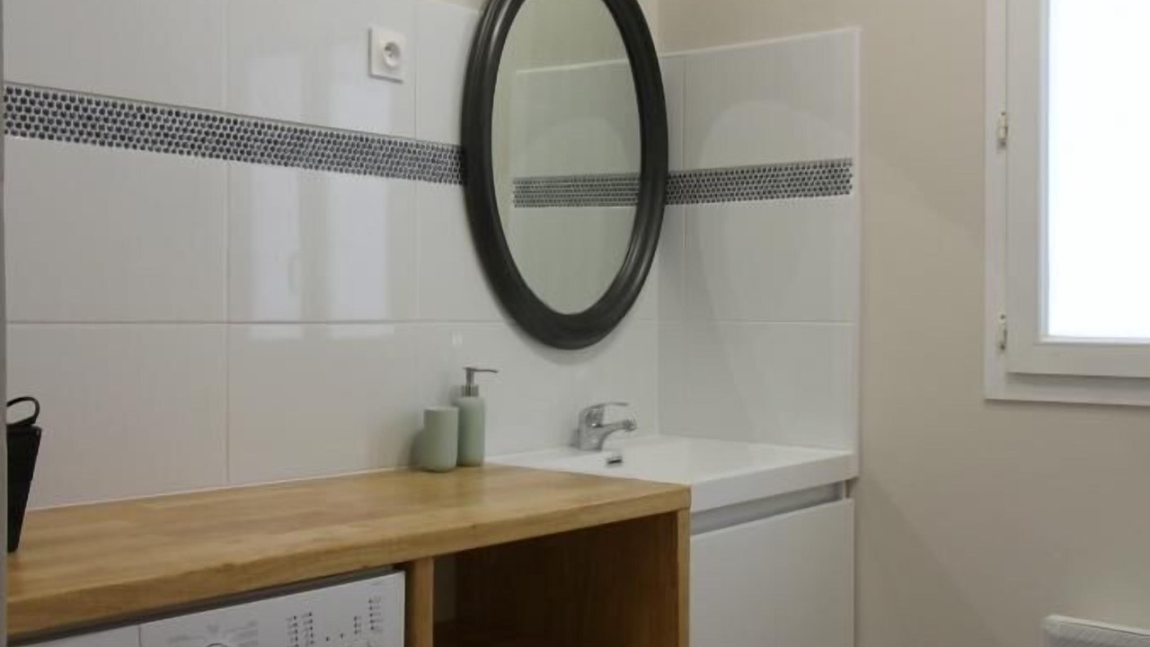 Photo of Bathroom in Ambares-et-Lagrave