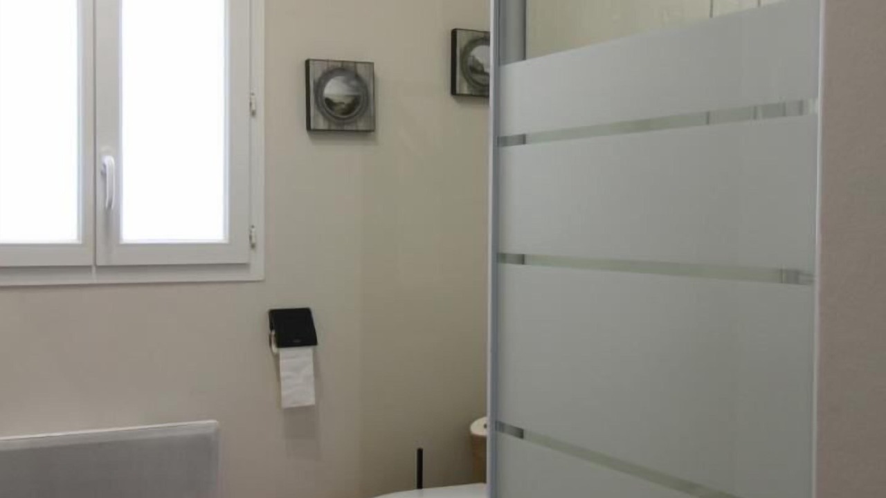 Photo of Bathroom in Ambares-et-Lagrave