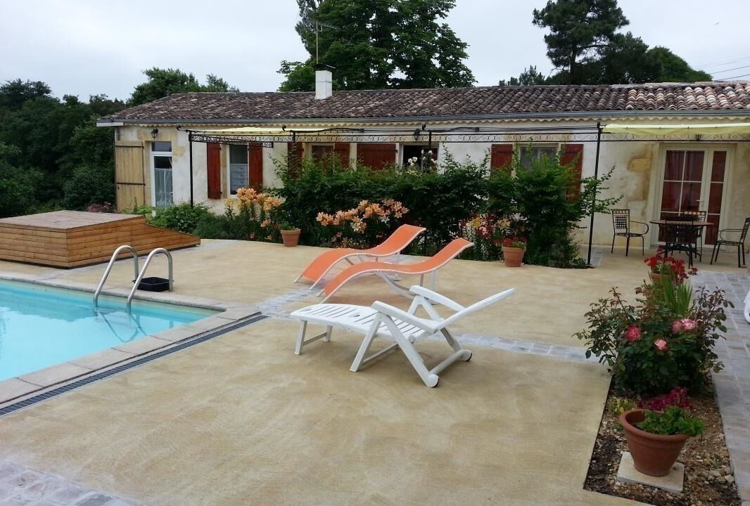 Photo of Outdoor in Saint-Genes-de-Lombaud