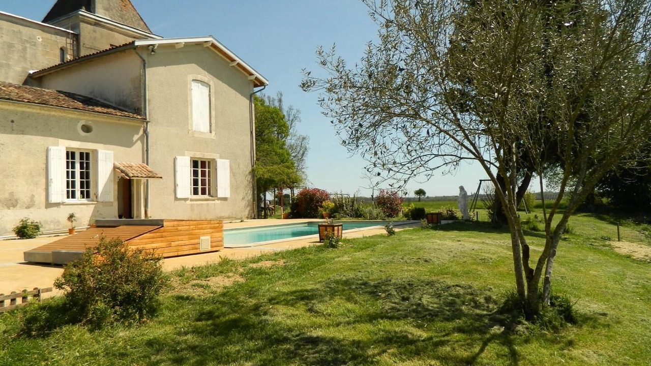 Photo of Outdoor in Saint-Genes-de-Lombaud