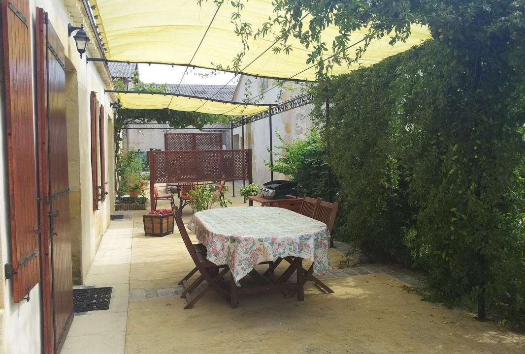 Photo of Outdoor in Saint-Genes-de-Lombaud