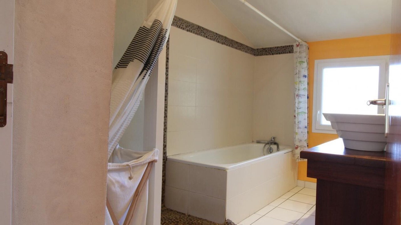 Photo of Bathroom in Saint-Genes-de-Lombaud