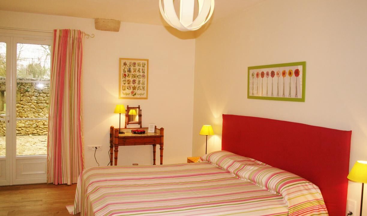 Photo of Bedroom in Creon