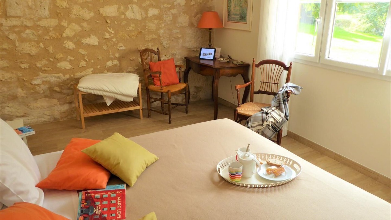 Photo of Bedroom in Creon