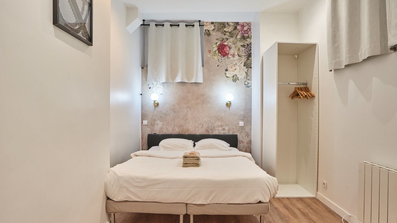 Photo of Bedroom in Arts-et-Metiers