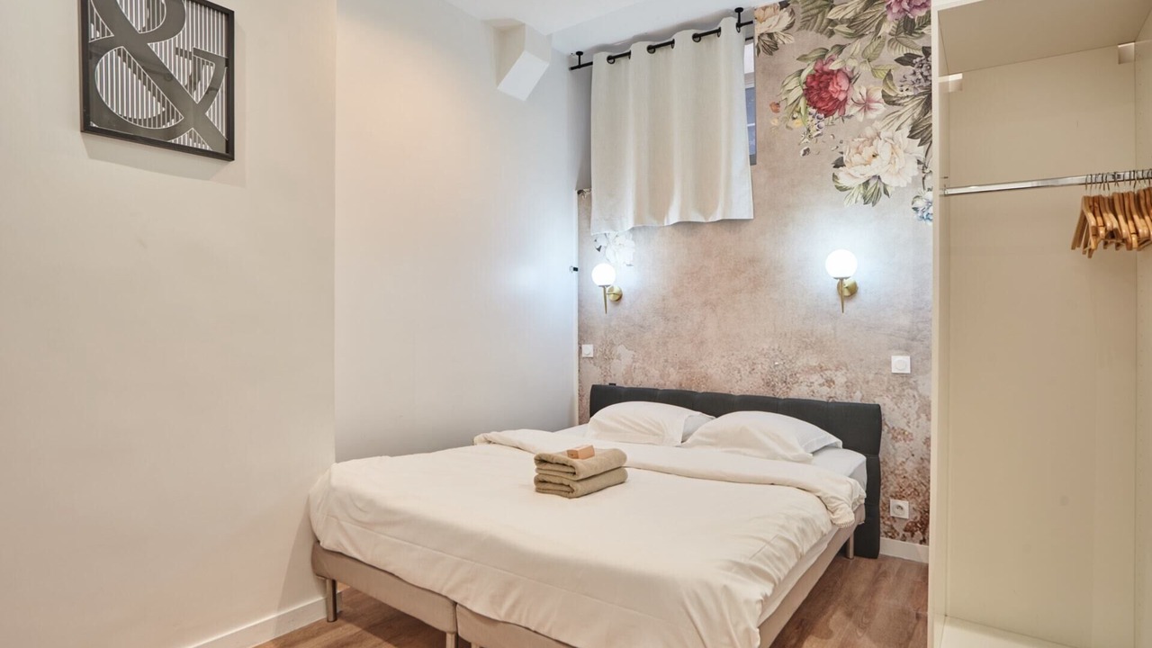 Photo of Bedroom in Arts-et-Metiers