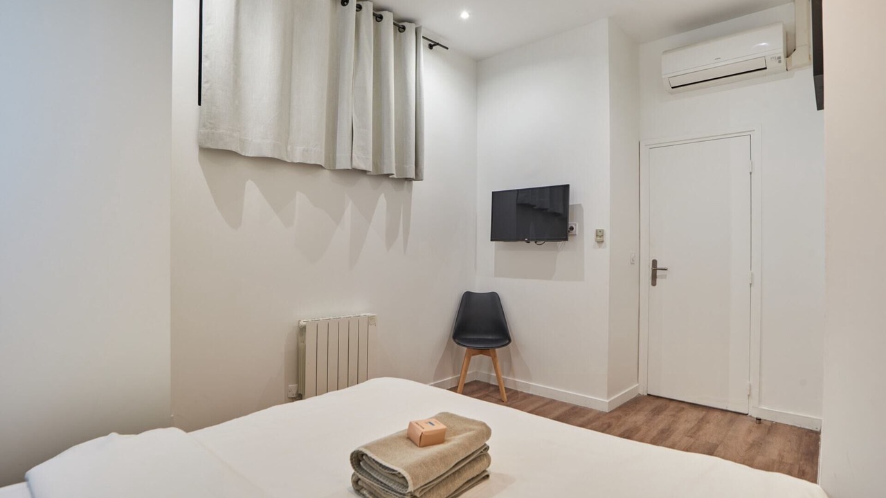 Photo of Bedroom in Arts-et-Metiers