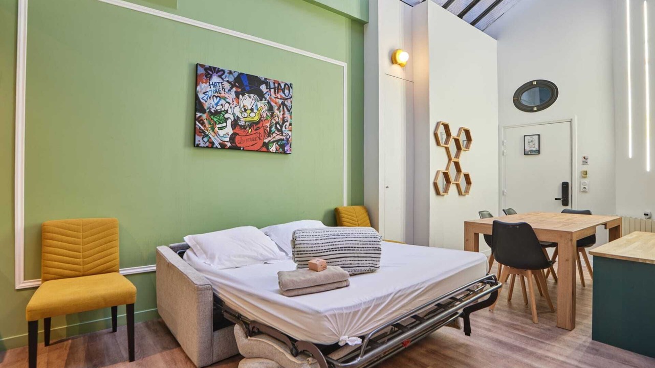 Photo of Bedroom in Arts-et-Metiers