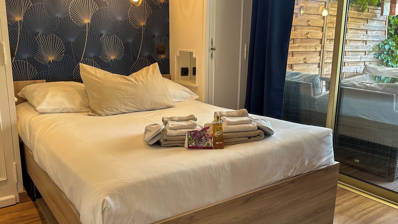 Photo of Bedroom in Cannes La Bocca