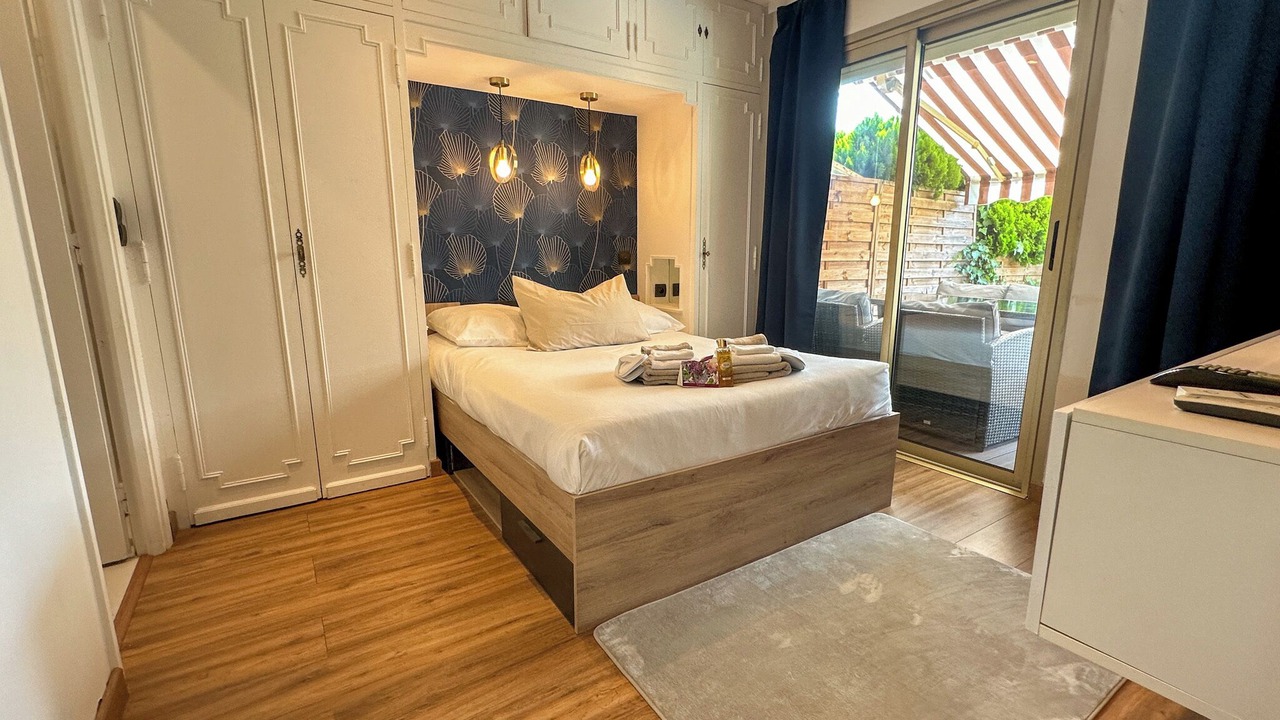 Photo of Bedroom in Cannes La Bocca
