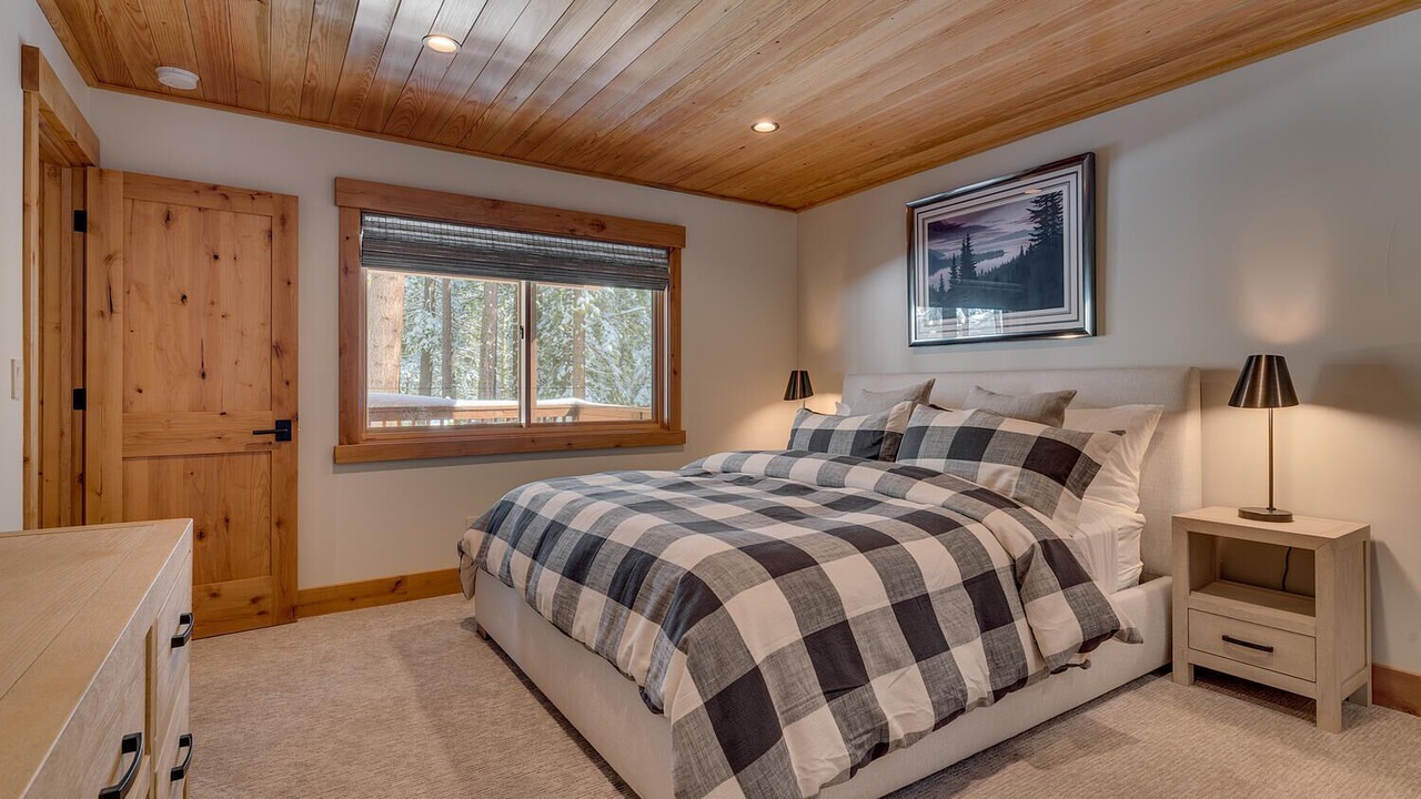 Photo of Bedroom in Tahoe Pines