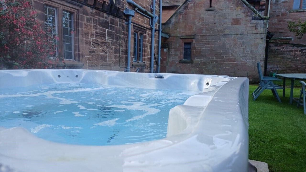 Photo of Outdoor in Thornton Hough