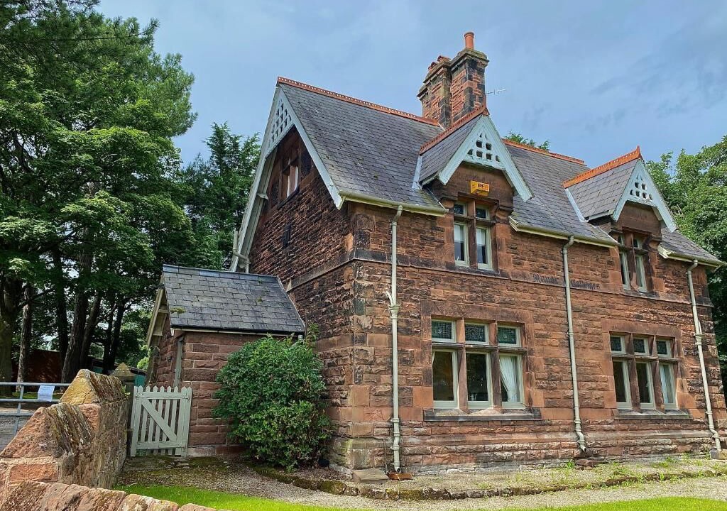 Photo of Outdoor in Thornton Hough