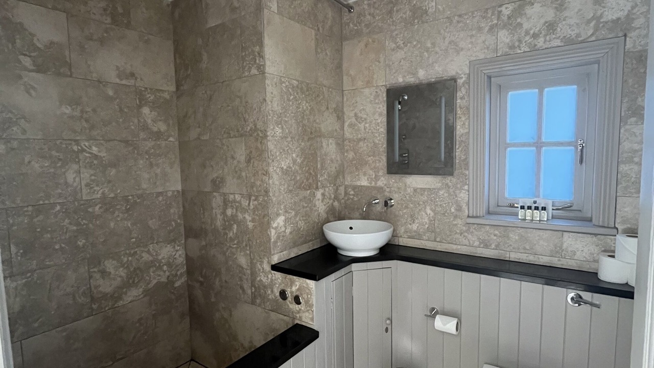 Photo of Bathroom in Thornton Hough