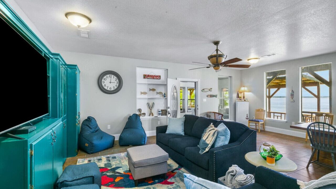 Photo of Livingroom in Redwood