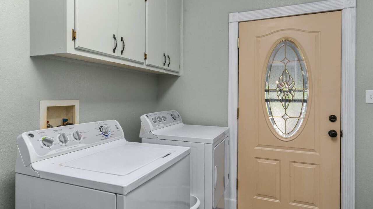 Photo of Bedroom in Redwood