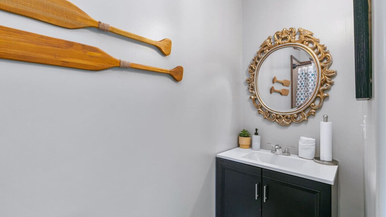 Photo of Bathroom in Redwood