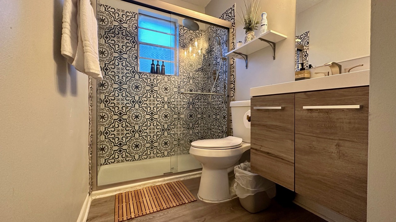 Photo of Bathroom in Central Gardens