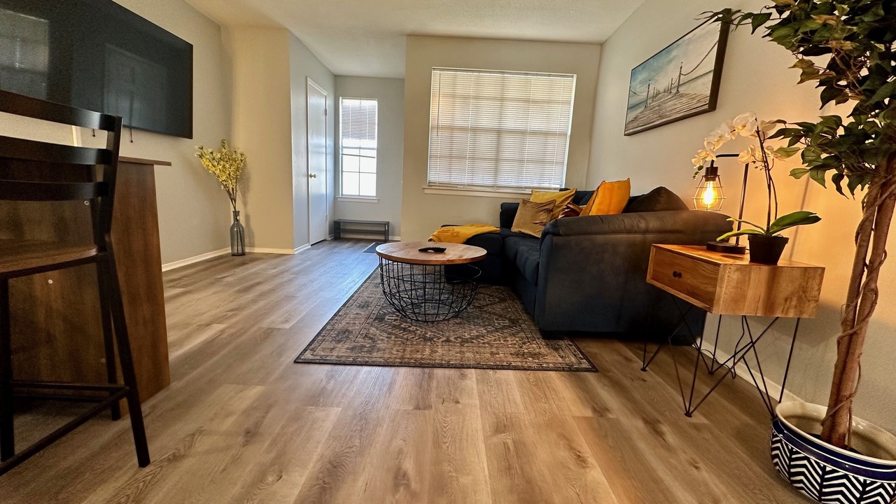 Photo of Livingroom in Central Gardens