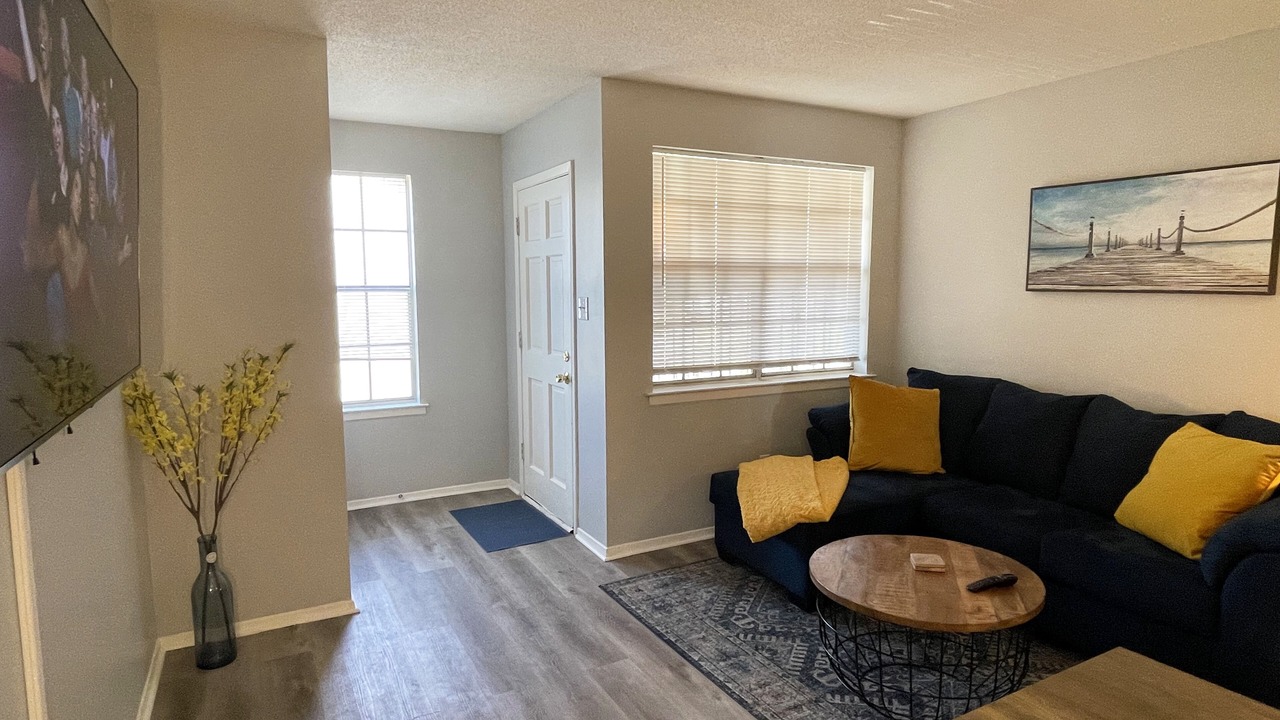 Photo of Livingroom in Central Gardens