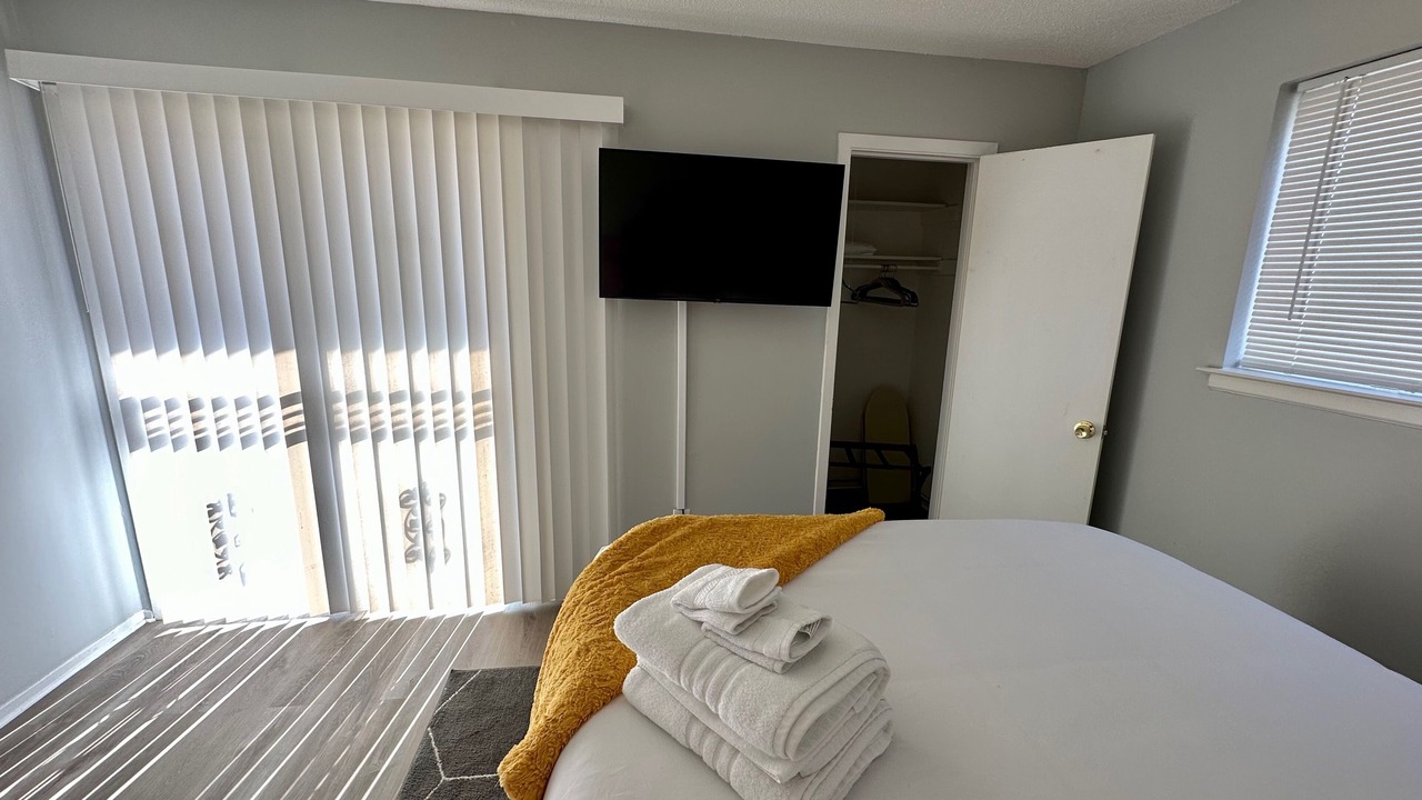 Photo of Bedroom in Central Gardens