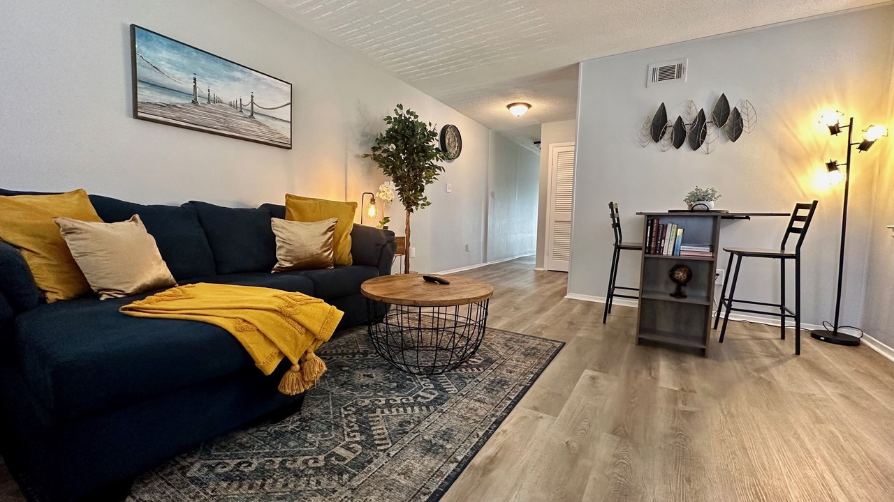 Photo of Livingroom in Central Gardens