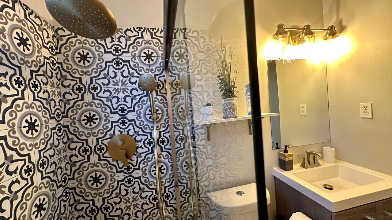 Photo of Bathroom in Central Gardens