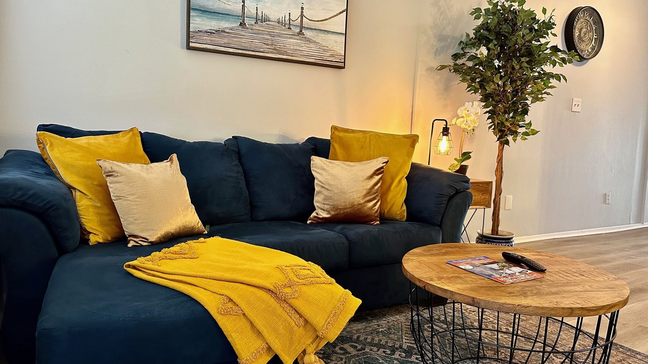 Photo of Livingroom in Central Gardens
